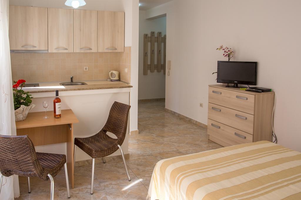 Apartments Lumiere Rafailovici Exterior foto